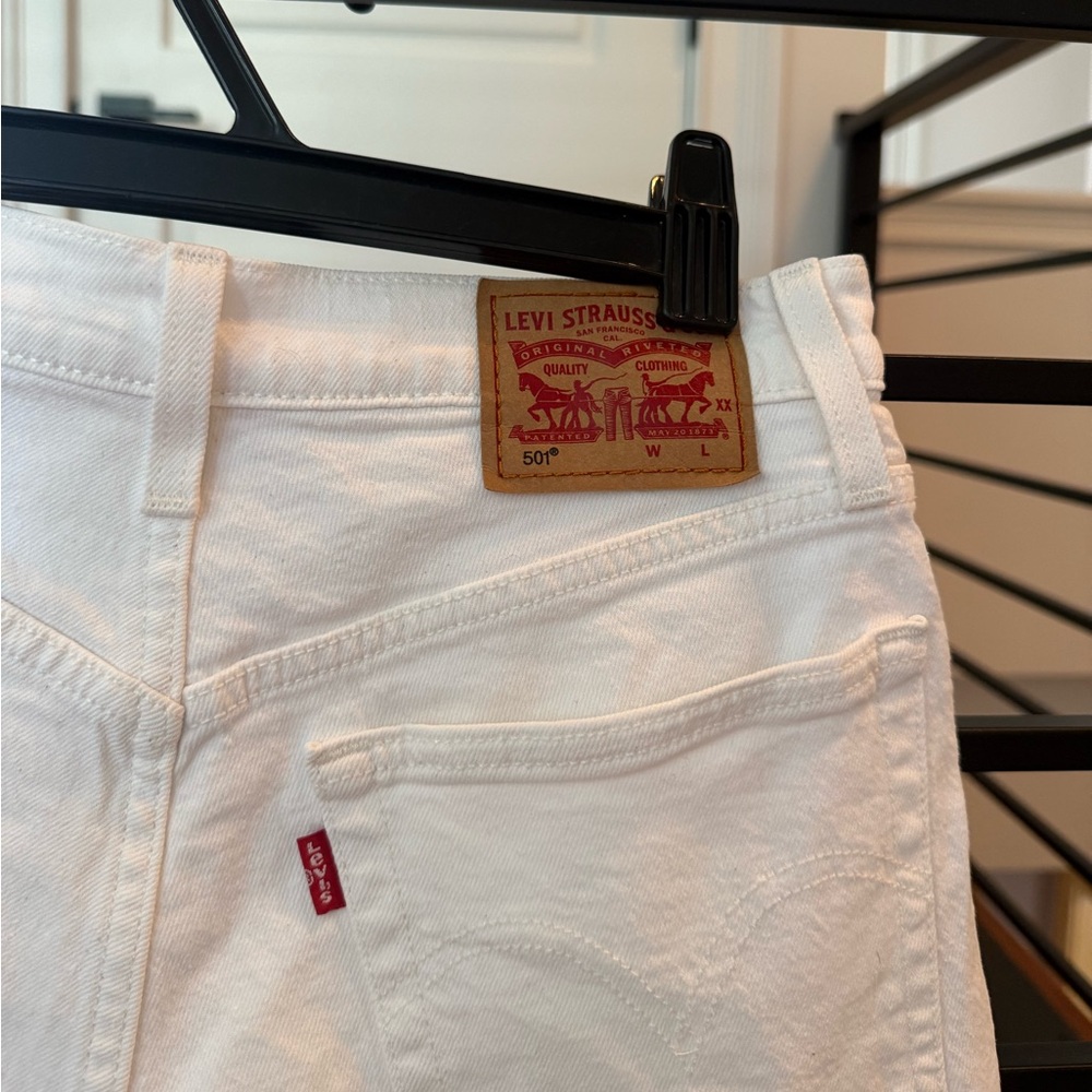 Levi’s 501 Shorts - Picture 5 of 6